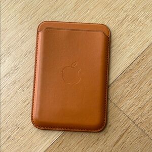 Apple Leather Wallet with MagSafe